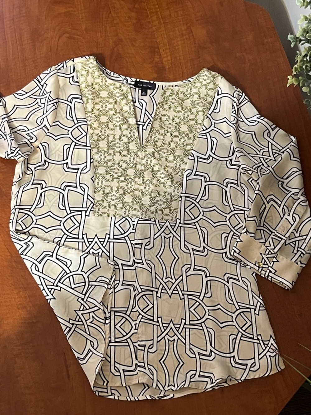 Express Beige Tunic Black Tan White Gold Tone Geometric Trellis Print